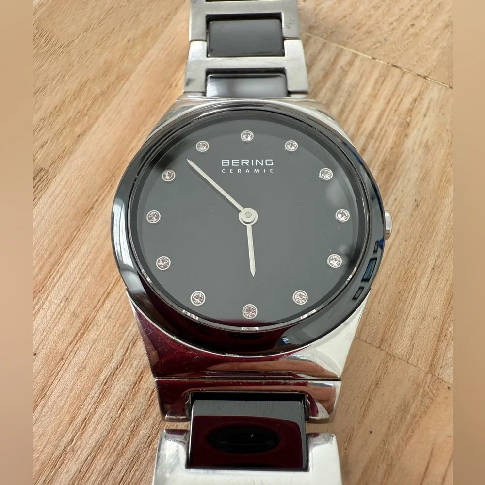 Bering ceramic ladies two tone gray and silver dress watch NEW BATTERY